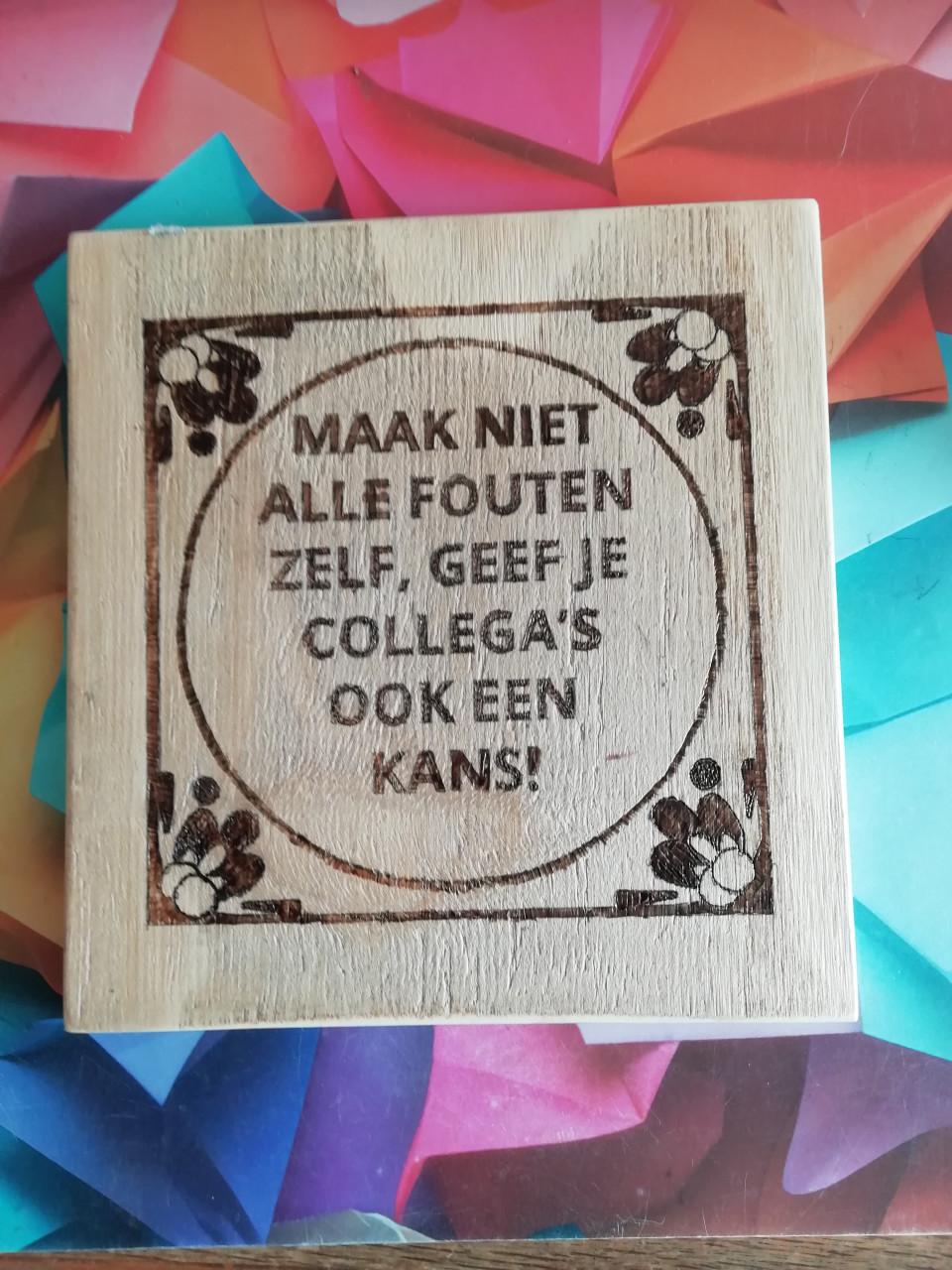 Houtenplank met tekst