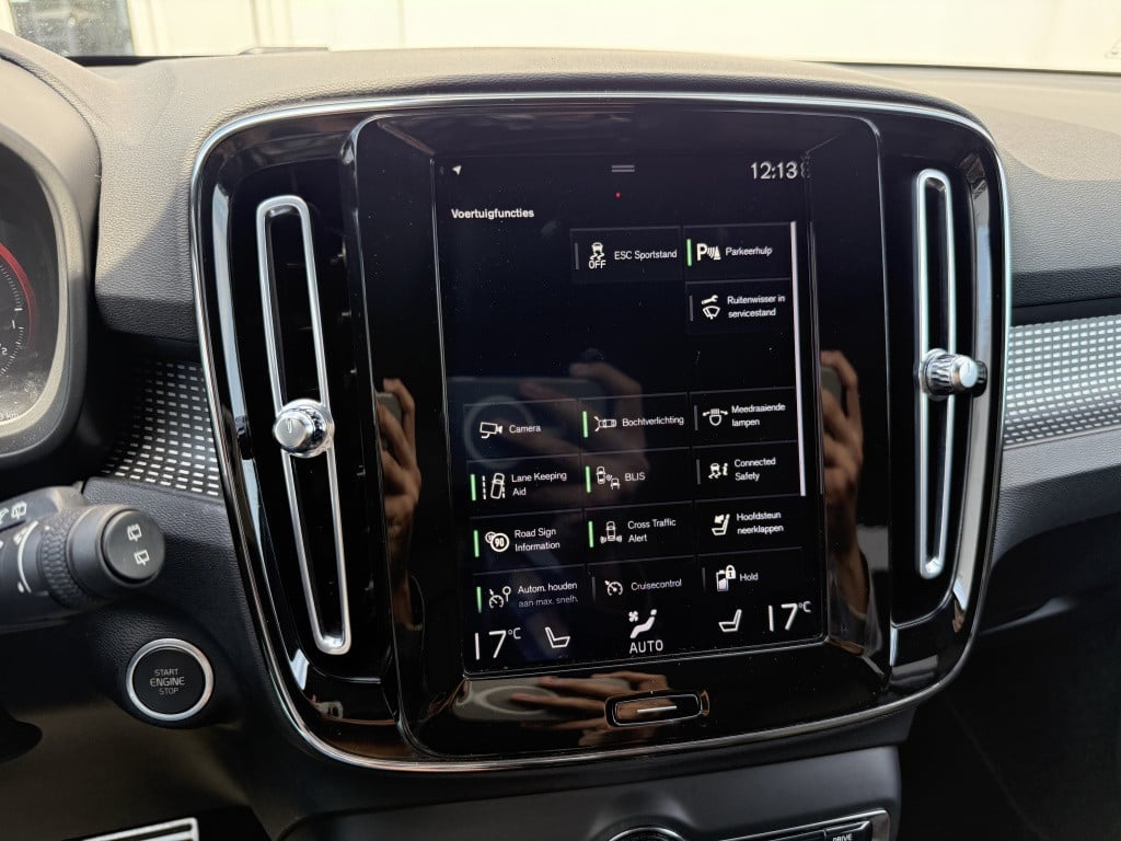 Volvo XC40 t5 262pk recharge r-design | panodak| adap.cruise| 360camera| el