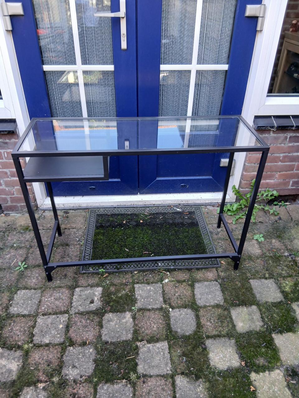 MOOIE METALEN SIDETABLE MET GLASPLAAT