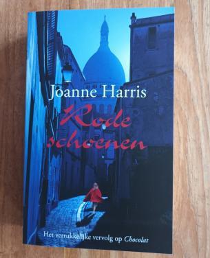 2 boeken: Chocolat en Rode schoenen, beide van Joanne Harris