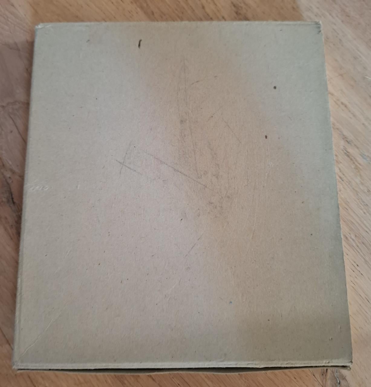 Tangram : het oude Chinese vormenspel, Nederlands en Duits