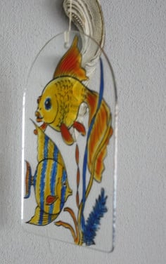 Geschilderd glas met vissen