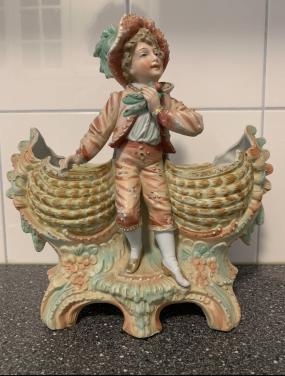 ANTIEK VAN BISQUE PORSELEIN, VICTORIAANSE JONGEN