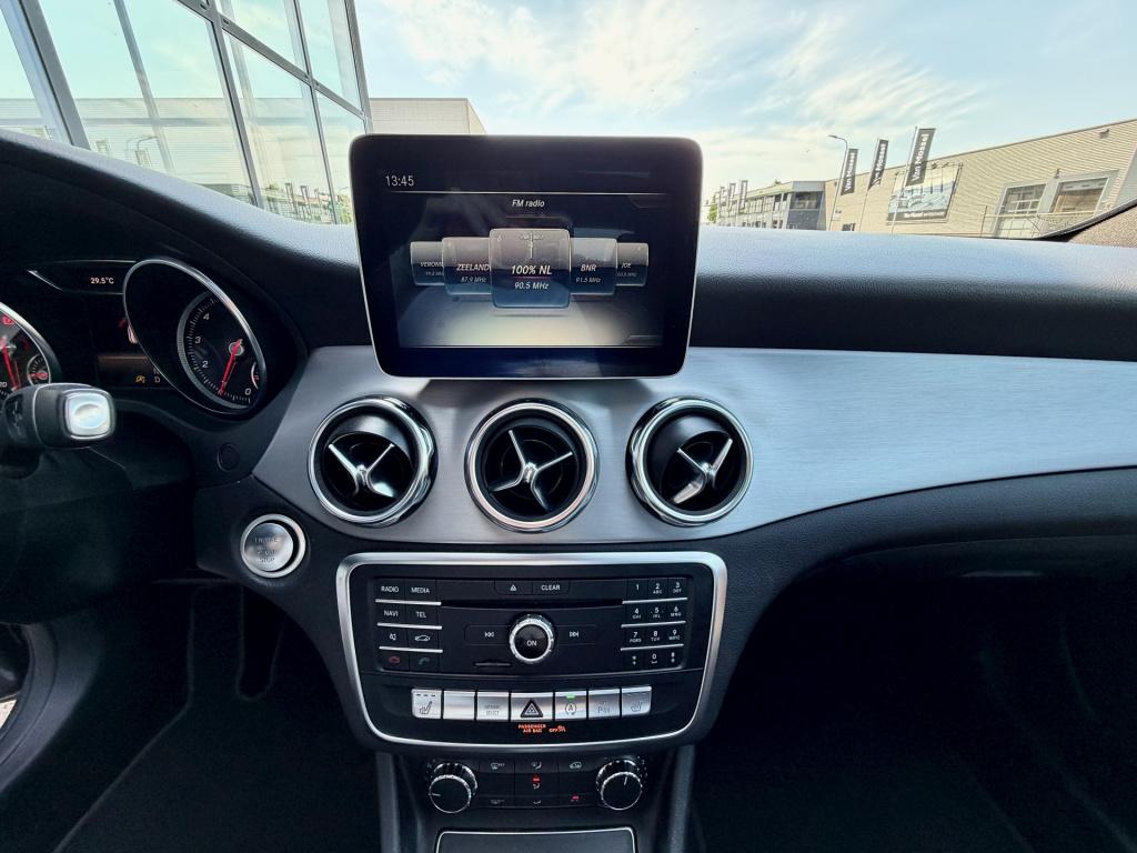 Mercedes-Benz Gla-klasse 200 premium plus navi ecc dak