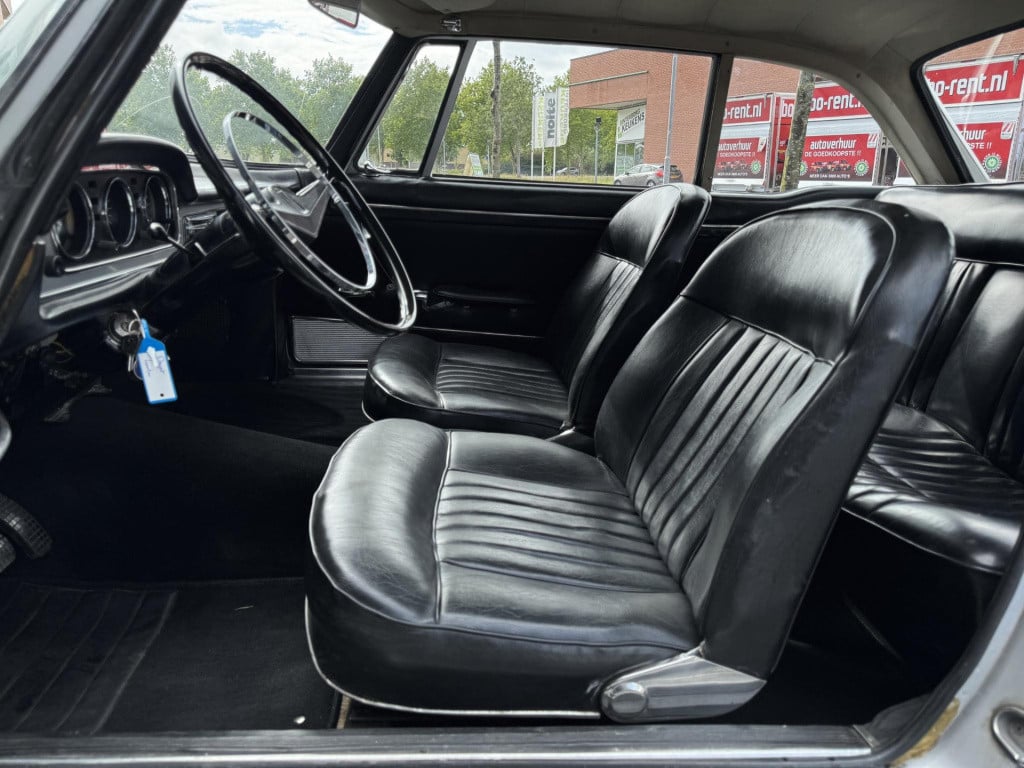 Peugeot Onbekend 404 coupe carburateur
