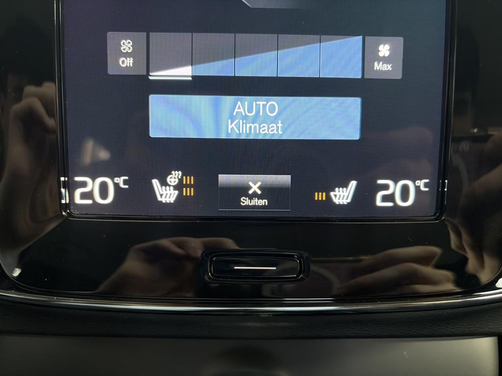 Volvo XC40 1.5 t4 recharge inscription expression | trekhaak | camera