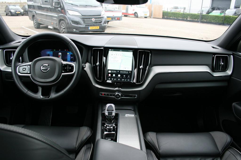 Volvo XC60 2.0 t6 plug-in hybrid awd plus black edition