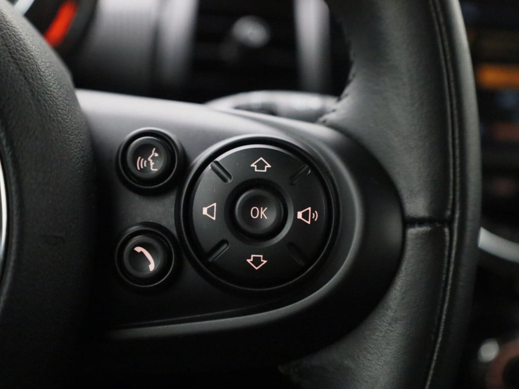 Mini Cooper mini 1.5 | lmv | parkeer sensoren | navigatie | airco | cruise 
