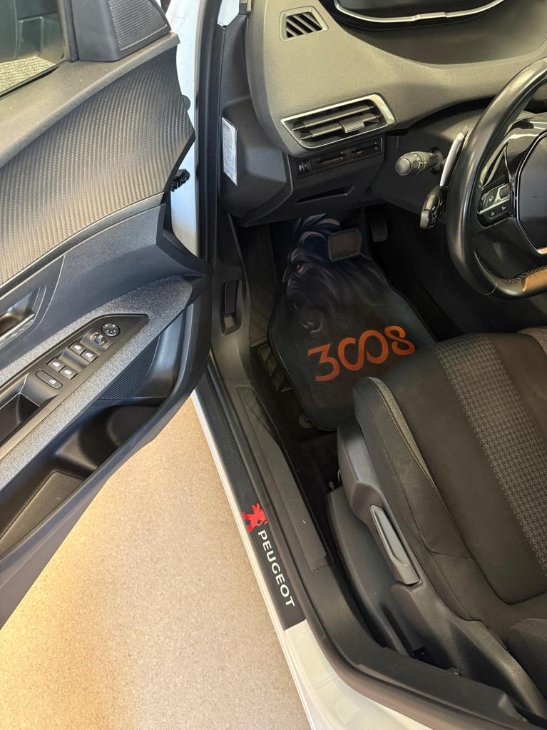 Peugeot 3008 1.2 puretech active