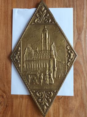 Latoen koperen plaat Stadhuis Middelburg in gave staat