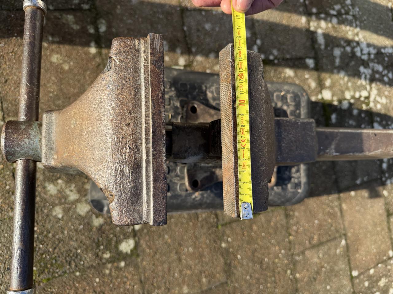 Zware Heuer  bankschroef 150 mm