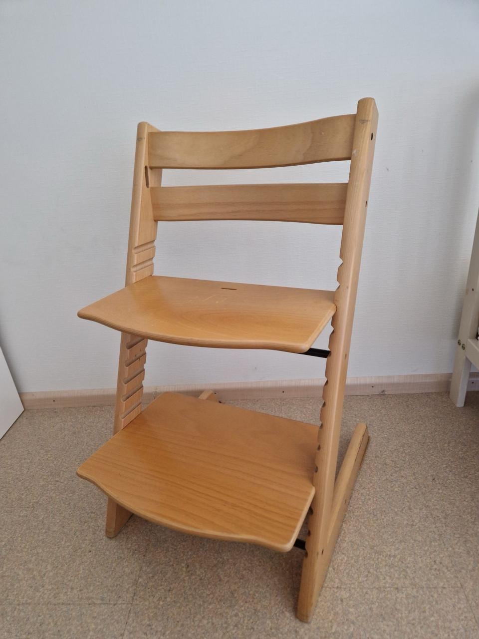 Kinderstoel (tripp trapp).