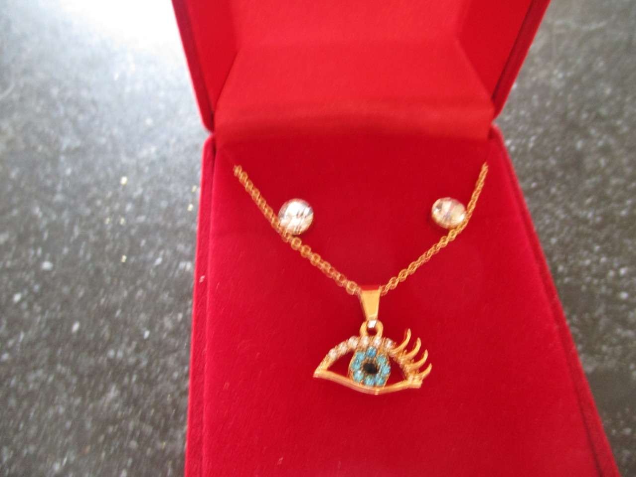 Ketting en oorbellen setjes nieuw