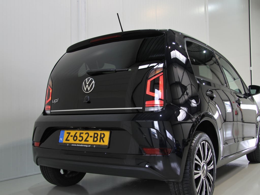 Volkswagen UP! 1.0 65pk 5drs. united | black edition