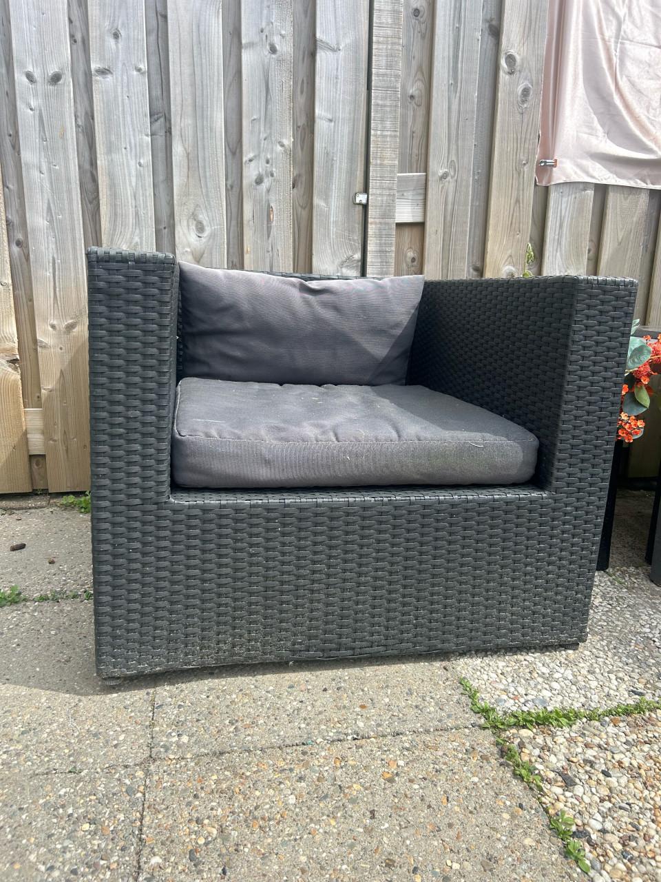 2 tuin lounge stoelen