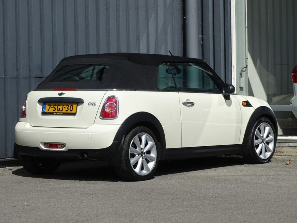 Mini One Cabrio mini 1.6 pepper navi | stoelverwarming