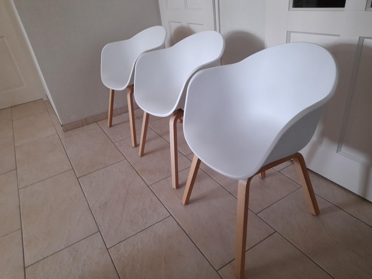 3 Leuke stoelen (z.g.a.n.)  €20 per stuk