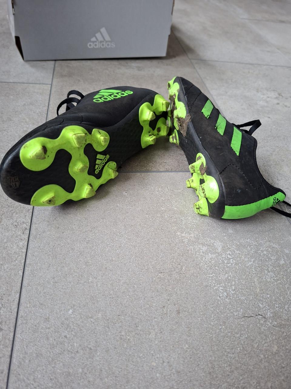 Voetbalschoenen maat 35.5