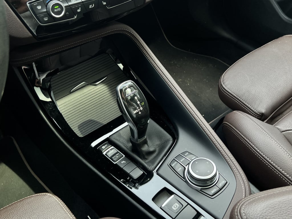 BMW X1 sdrive18i high executive - xline | leder | panorama | sportstoel | n