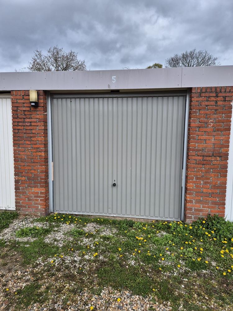 Zes Garageboxen te koop in Oost-Souburg