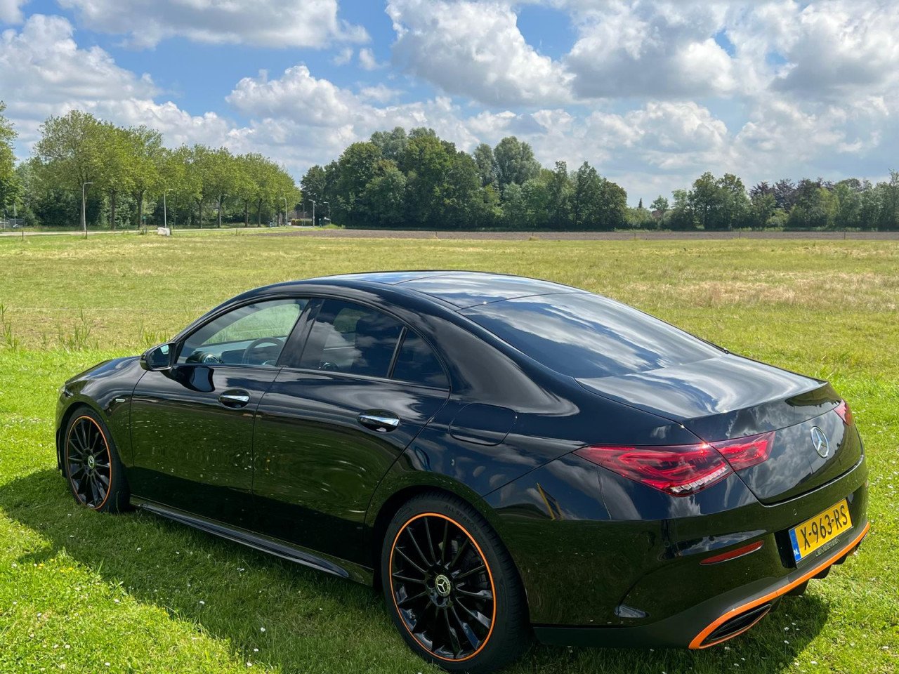 Mercedes cla orange edition