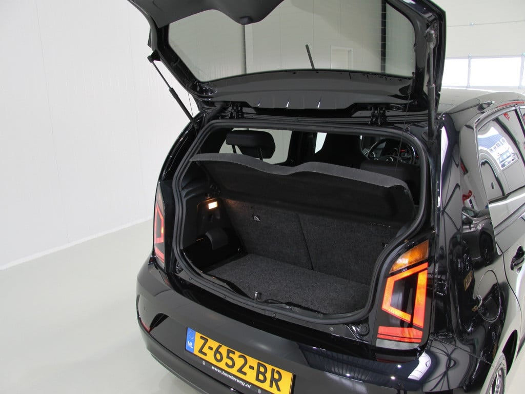 Volkswagen UP! 1.0 65pk 5drs. united | black edition