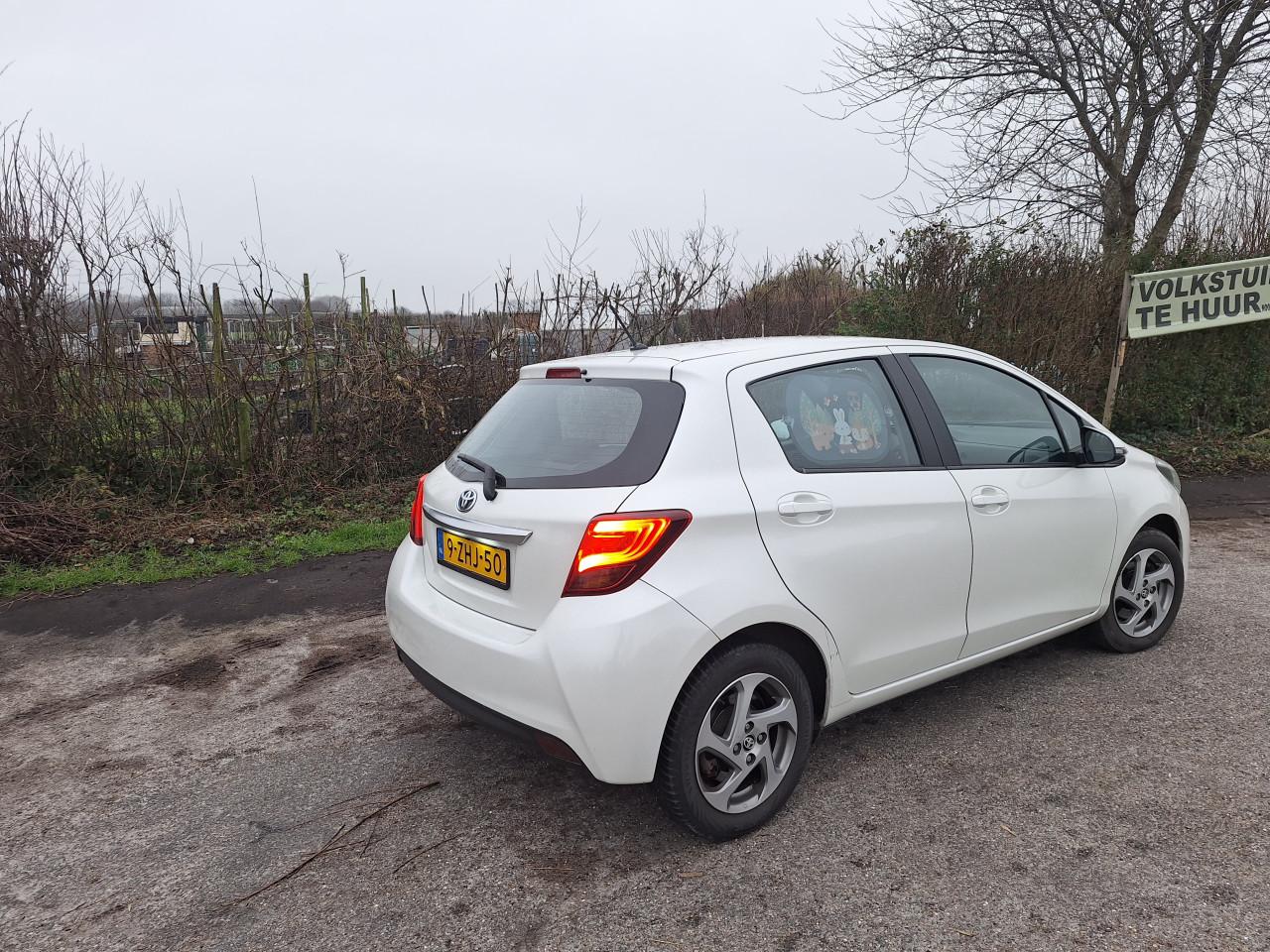 Toyota yaris hybride 2015