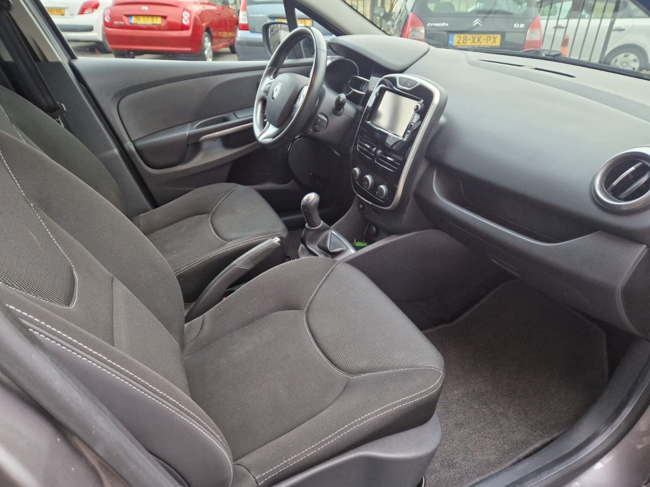 TE KOOP RENAULT CLIO 0.9 TCC EURO 6 SLECHTS 97.584 KM