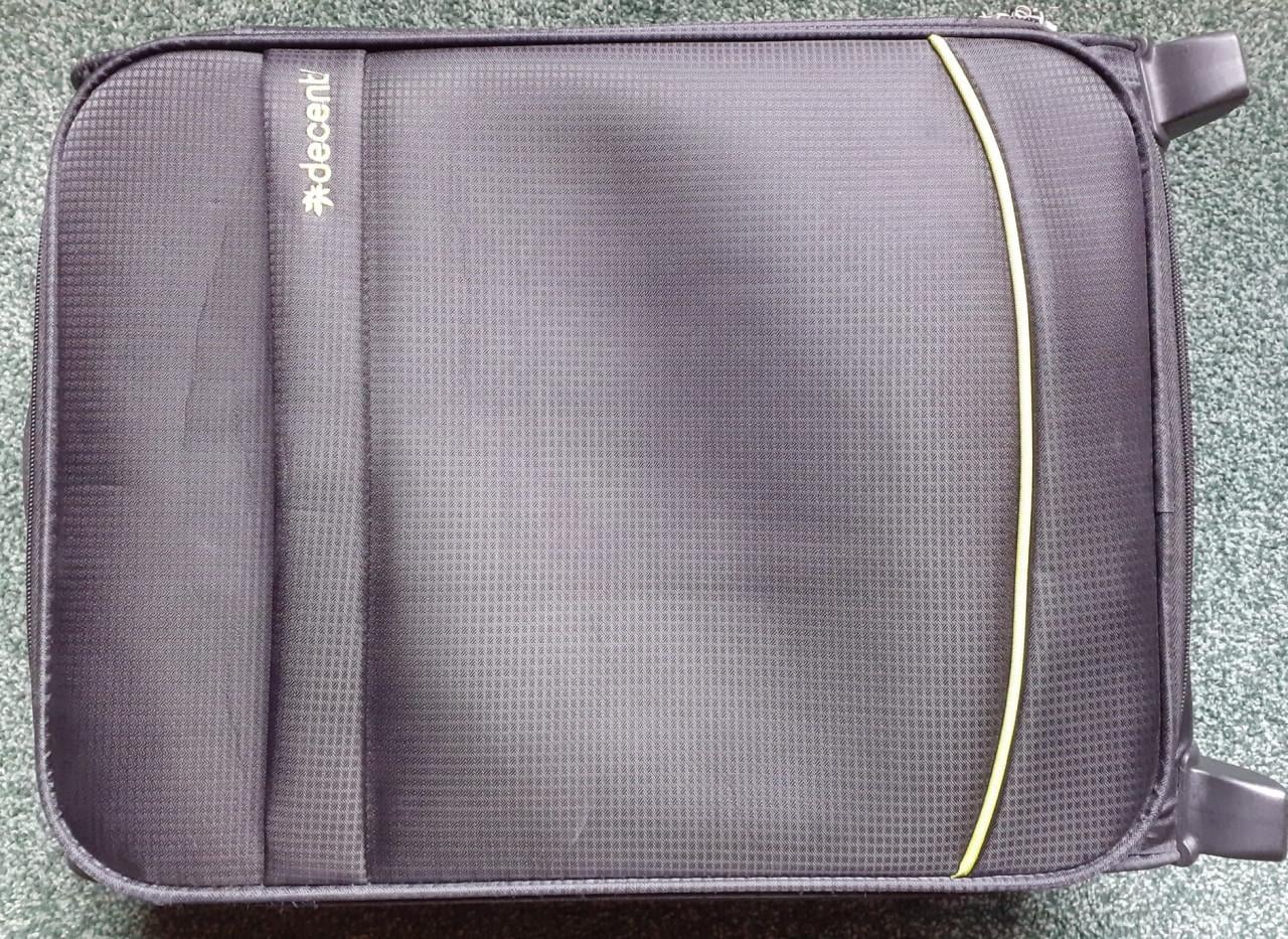 Decent Trolley/koffer cabine formaat. Lichtgewicht