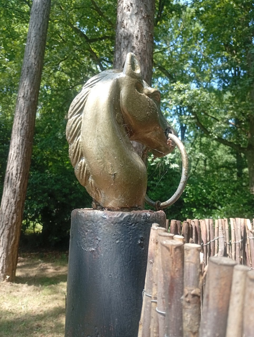 Gietijzeren paardenhoofd paalornament (8 stuks beschikbaar)