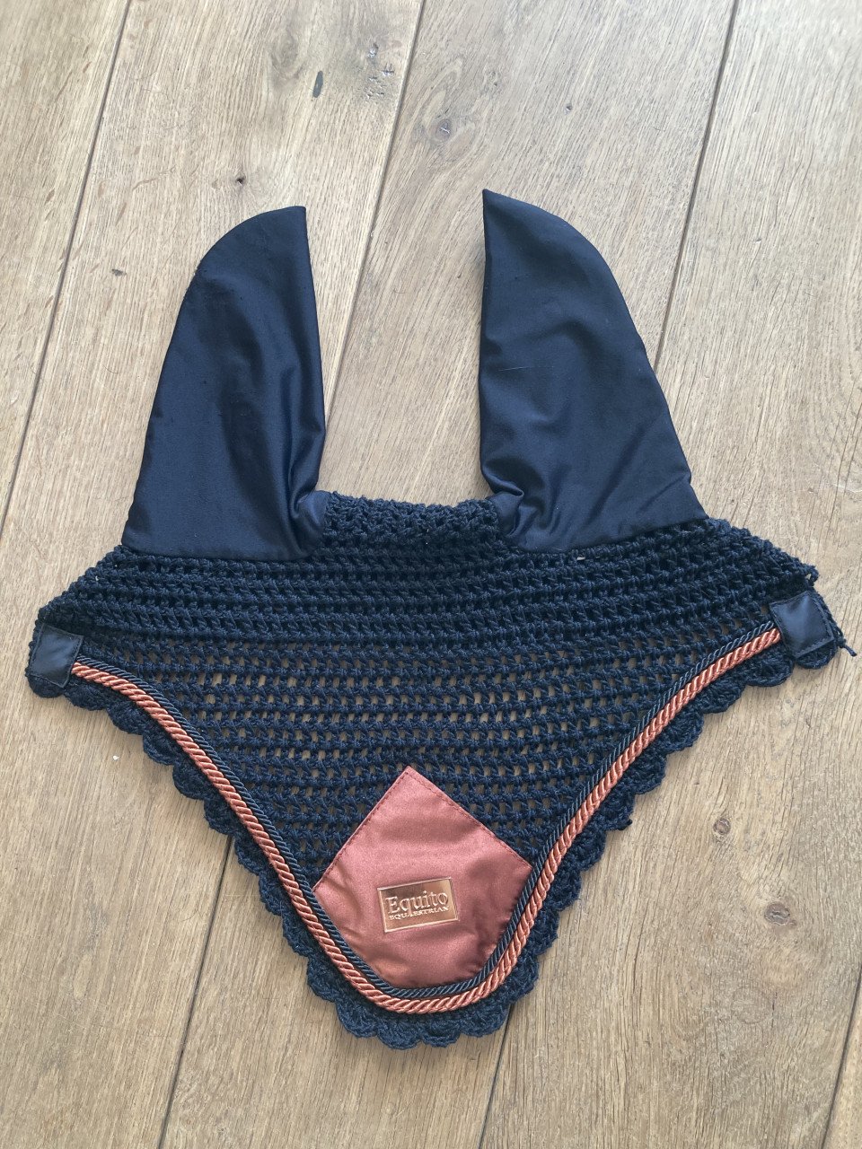 Mooi dekje en oornetje Equito Full