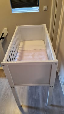 Te koop: wit baby wiegje