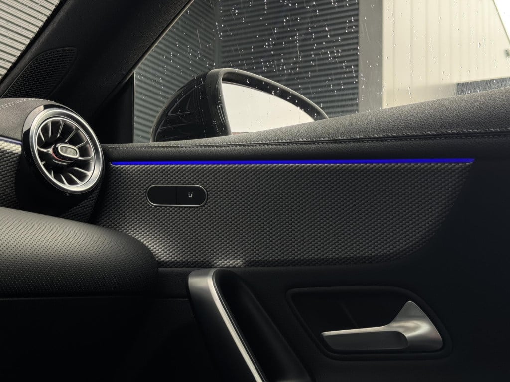 Mercedes-Benz Cla shooting brake 200 business solution luxury nl-auto, adap