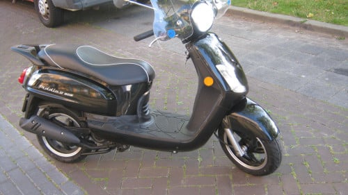 TE KOOP SYM FIDDLE UIT 2018 MET 5400 KM OP DE TELLER VOOR 650 EURO