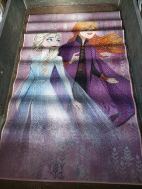 Te koop 2 kinder speelkleden.
