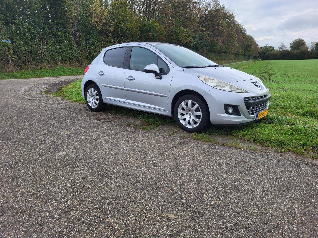 Peugeot 207 1.6 VTi Sportium Uitvoering