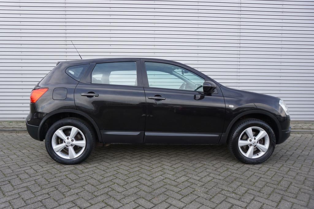 Nissan Qashqai 2.0 tekna climate / navi / cruise / camera / trekhaak / elek