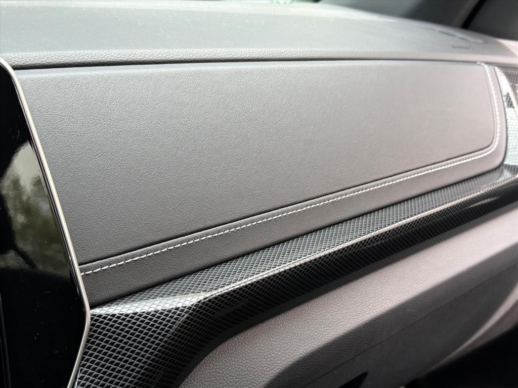 Volkswagen T-cross 1.5 tsi 150pk dsg-7 r-line|black style| dodehoek| navi|t