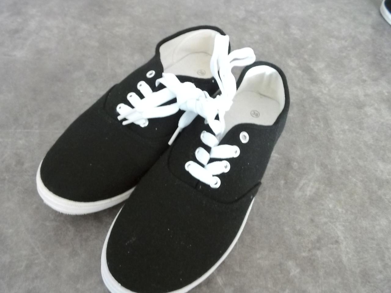 Gymschoenen maat 39 en 40.