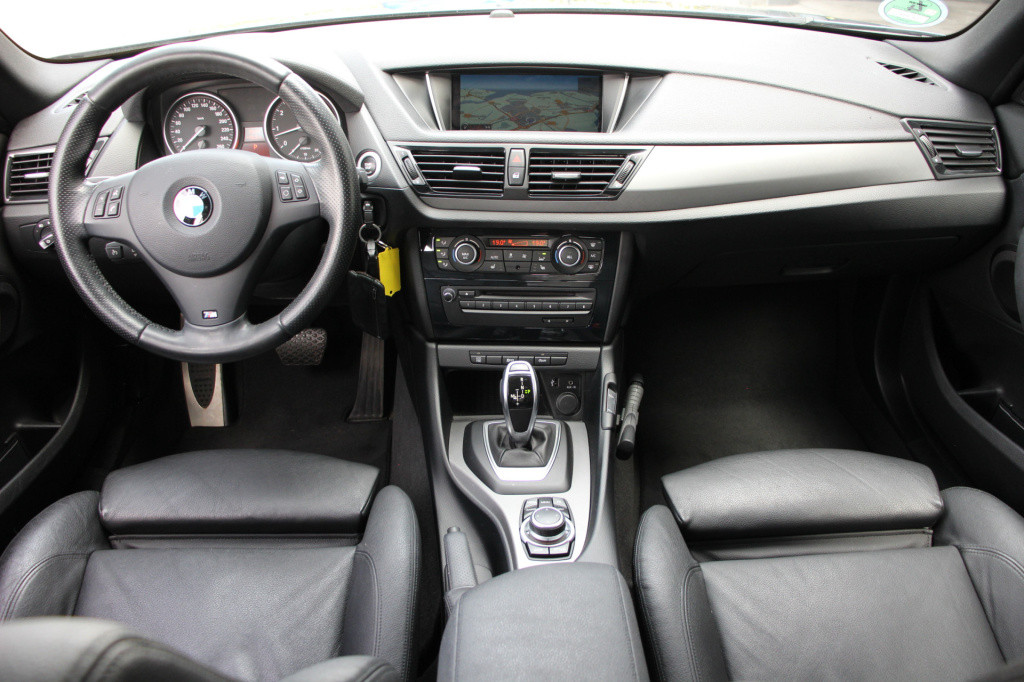BMW X1 sdrive20i high executive | m-sport | cruise | leder |