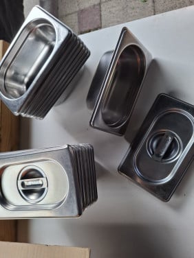 Metalen bakjes 15x voor alles + deksel