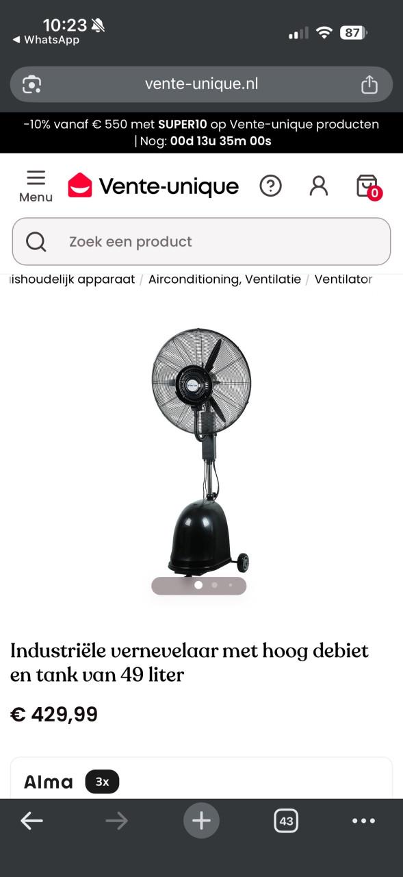 Industriele ventilator met vernevelaar en watertank