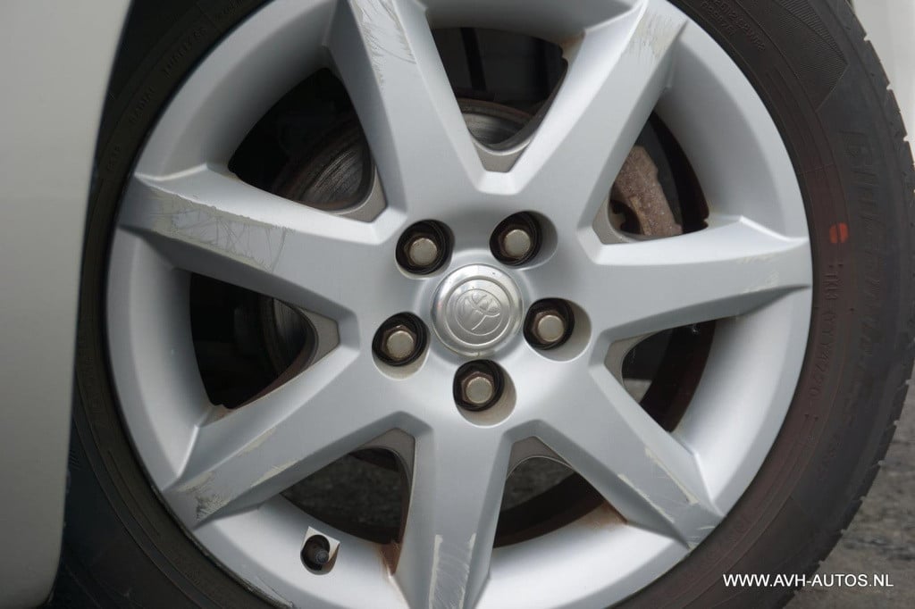 Toyota Prius 1.5 vvt-i