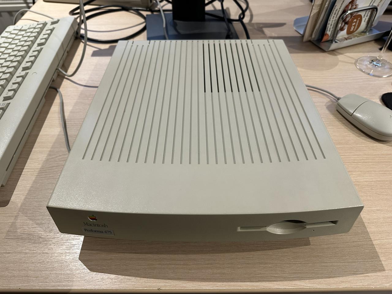 Mactintosh LC475 met RGB monitor