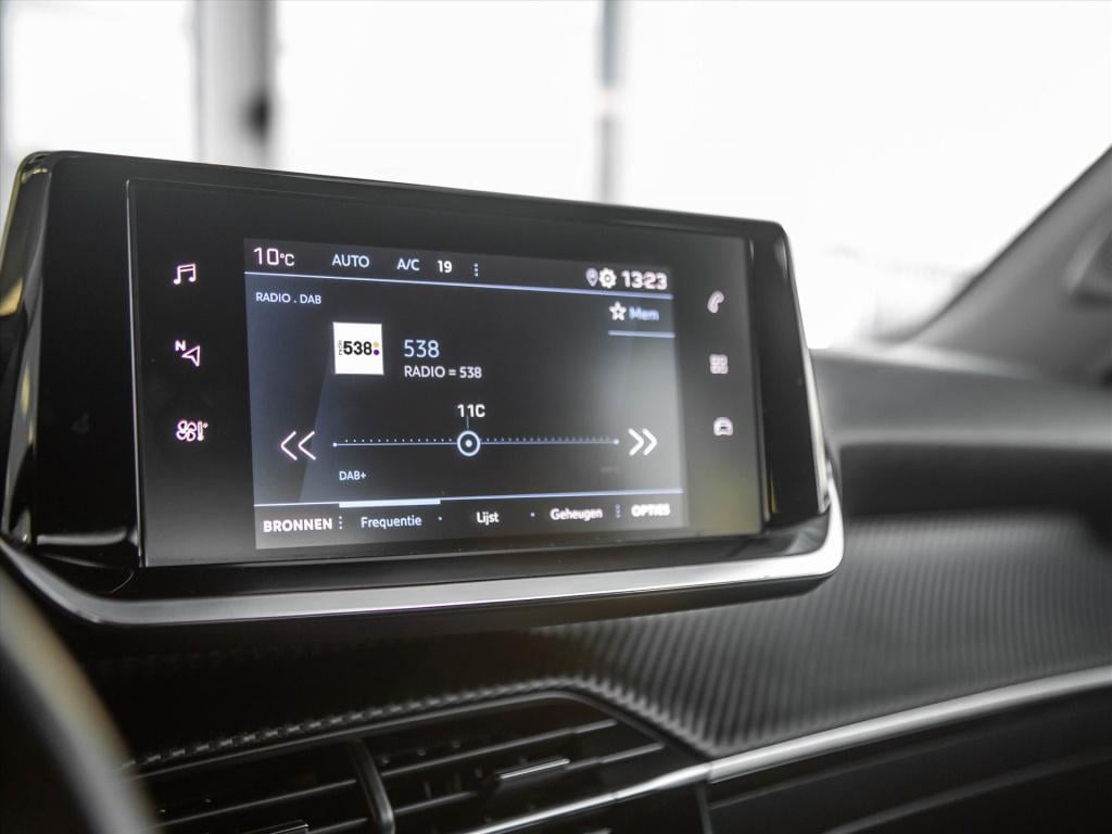 Peugeot 2008 1.2 puretech 130pk allure | stoelverwarming | park. sensoren |