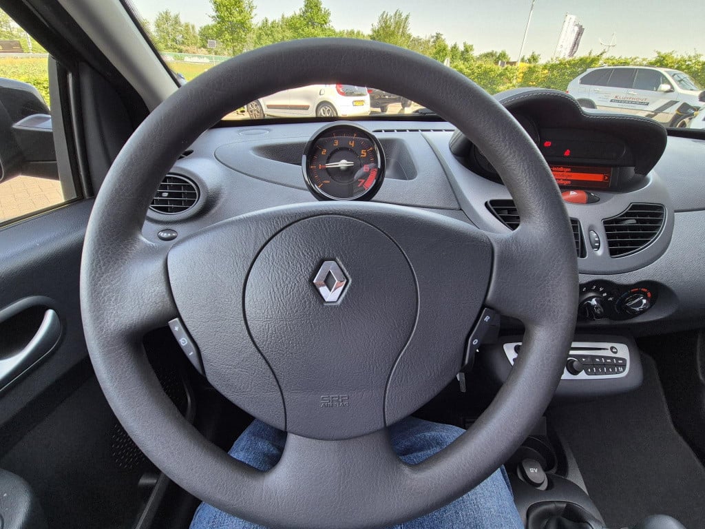 Renault Twingo 1.2-16v dynamique airco, panoramadak!, bluetooth