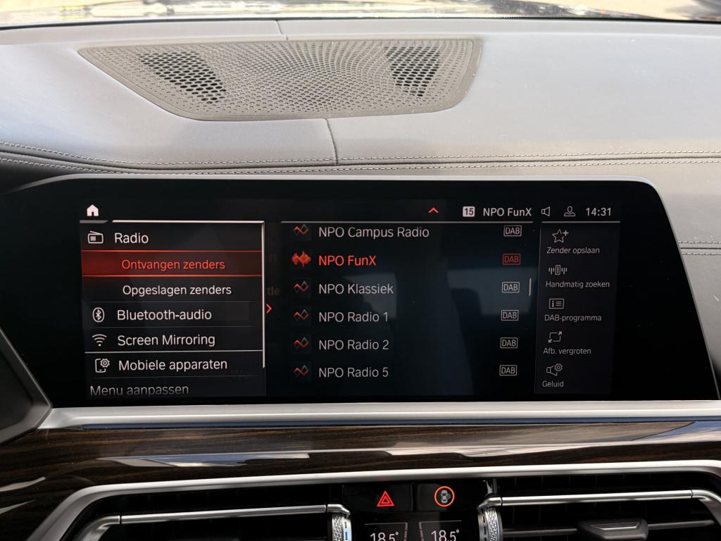 BMW X5 xdrive45e m-sport individual | acc | h/k | skylounge | stoelverwarmi