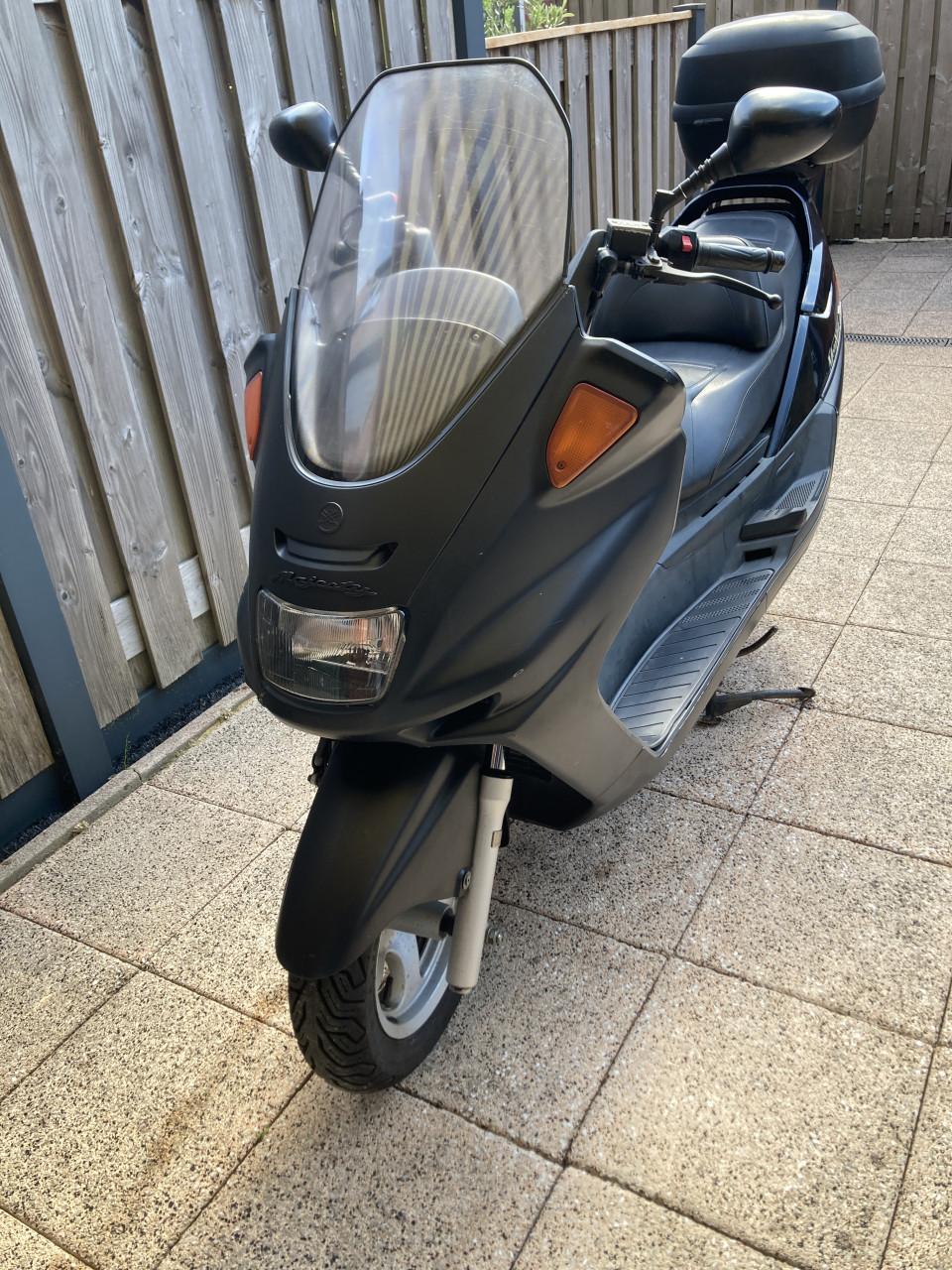 Motorscooter Yamaha YP 250 (gereserveerd)
