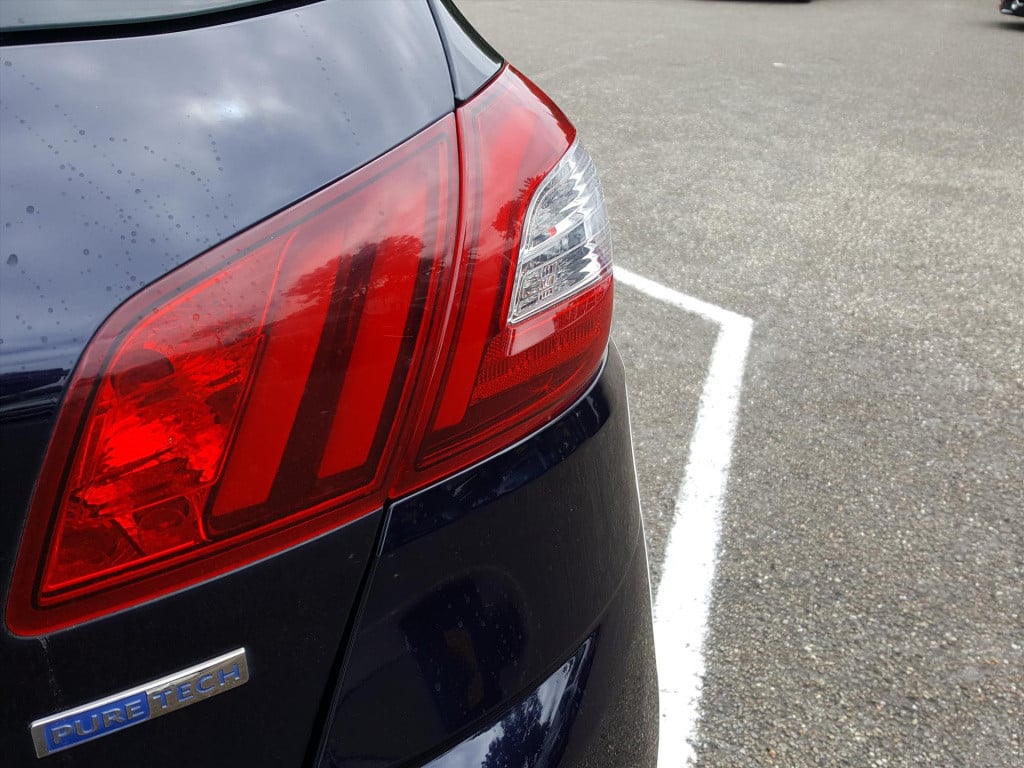 Peugeot 308 1.2 e-thp 110pk blue lease premium | navigatie | bt | cruise & 