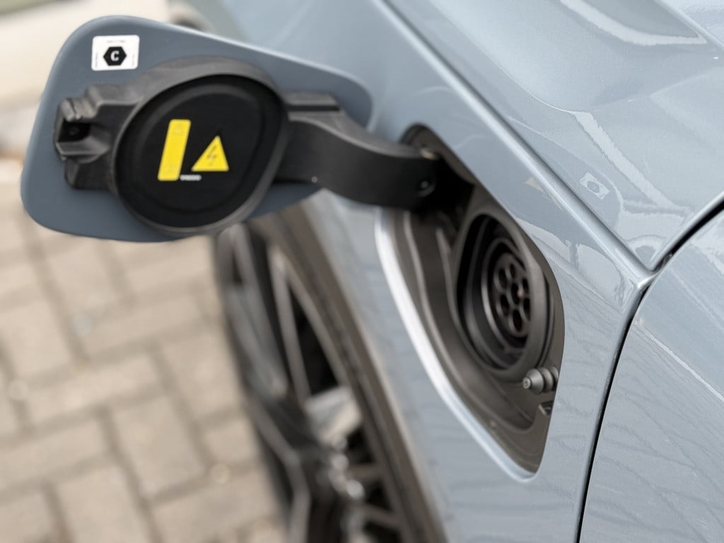 Volvo XC40 t4 211pk recharge ultimate dark | panodak| adap.cruise| leder| c